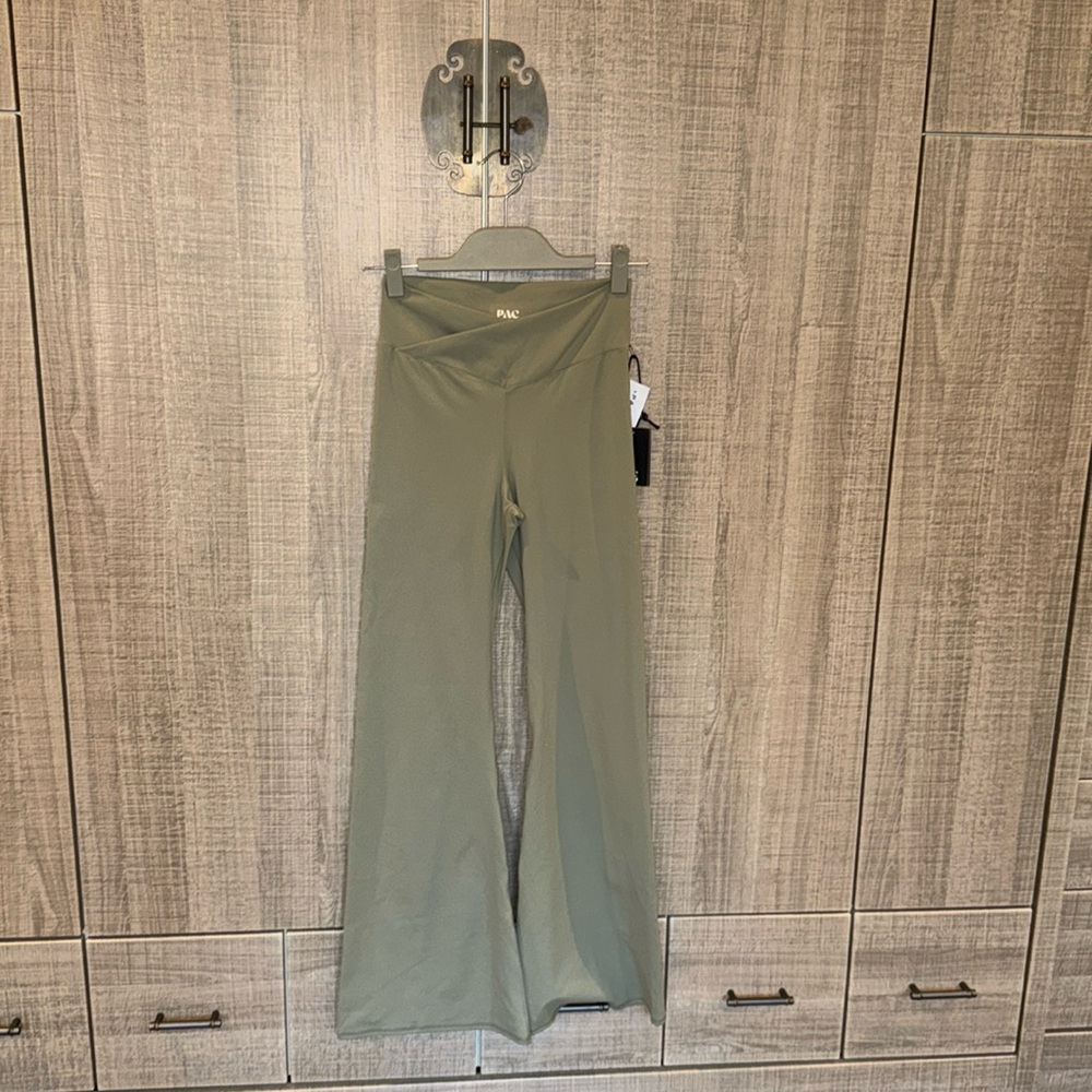 PAC 1980 PAC WHISPER Active Crossover Flare Yoga Pants
